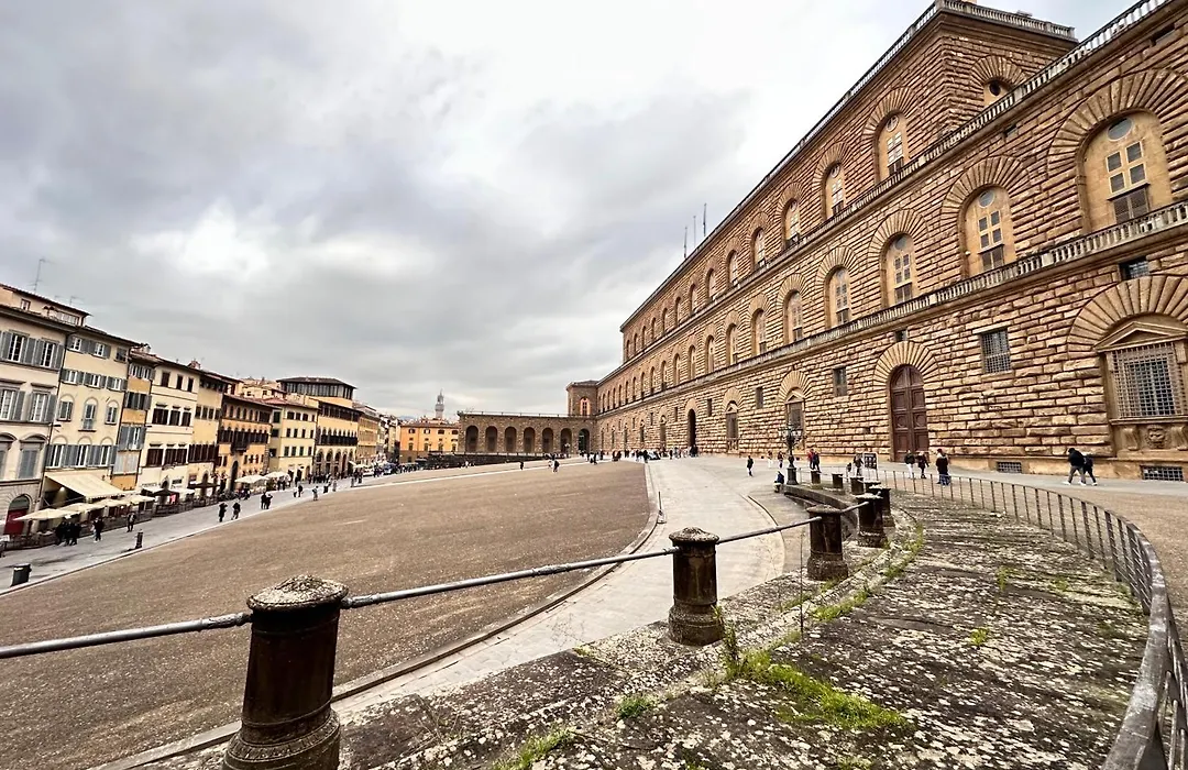Luxurious View On Pitti Palace-1