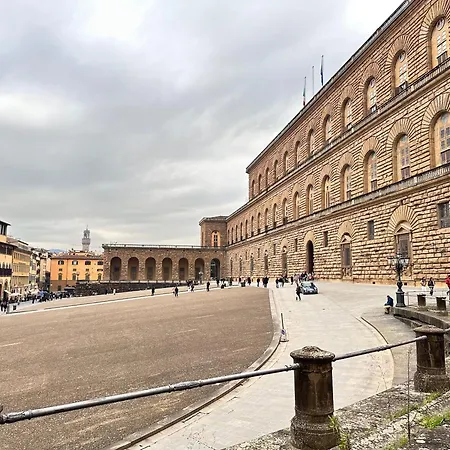 Luxurious View On Pitti Palace-3